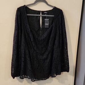 Beautiful Torrid top size 2 NWT